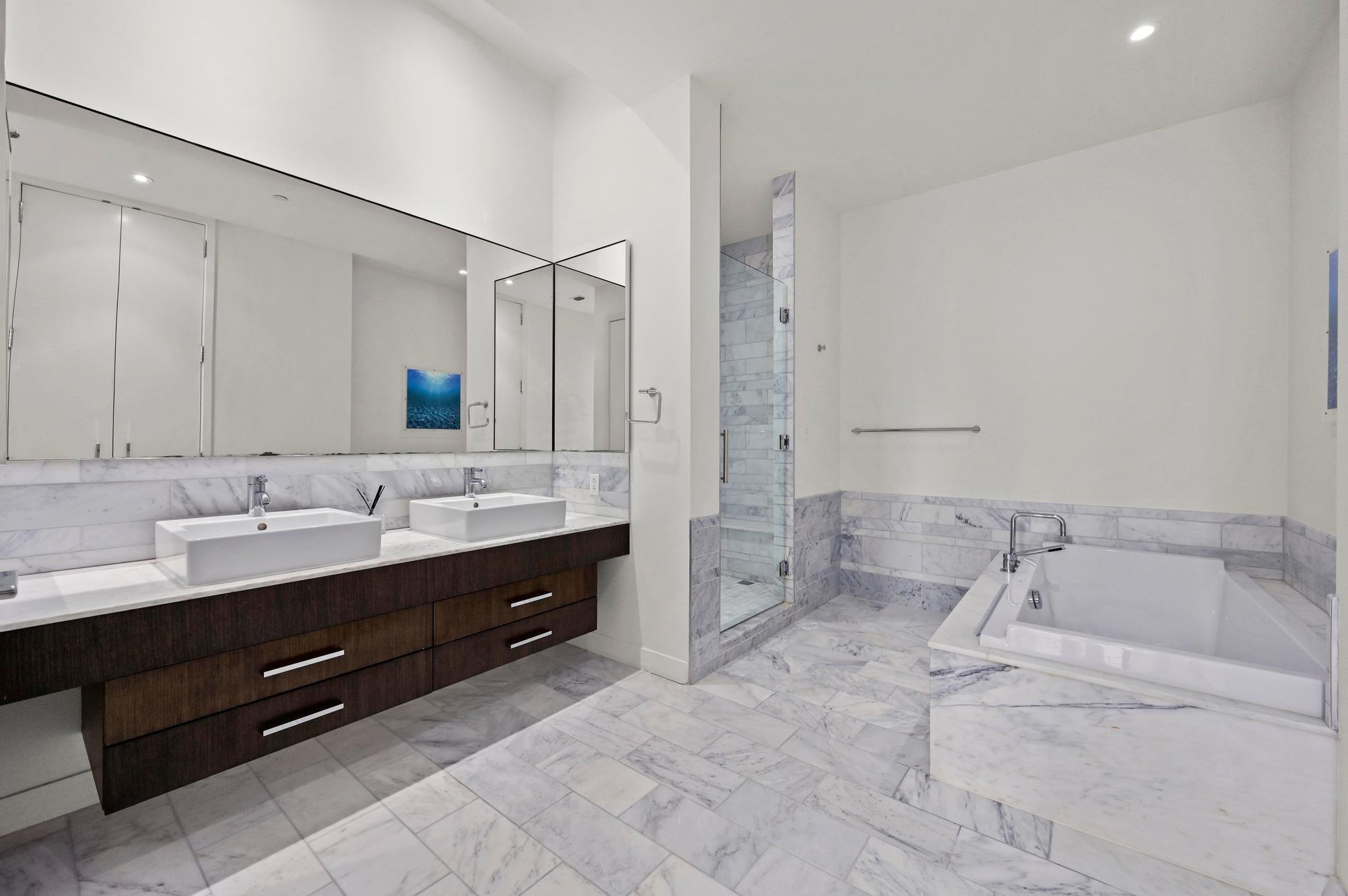 210 Lavaca St # 2011, Austin, TX 78701