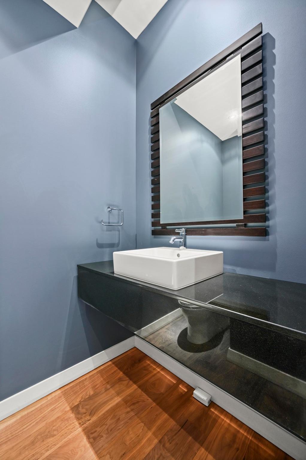 210 Lavaca St # 2011, Austin, TX 78701