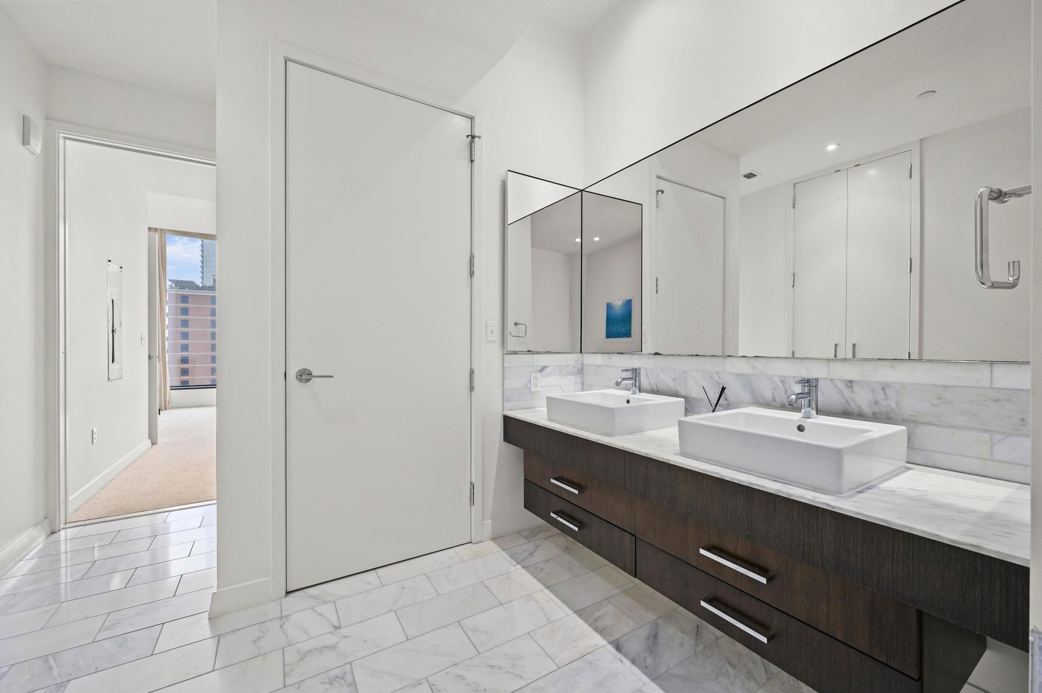 210 Lavaca St # 2011, Austin, TX 78701