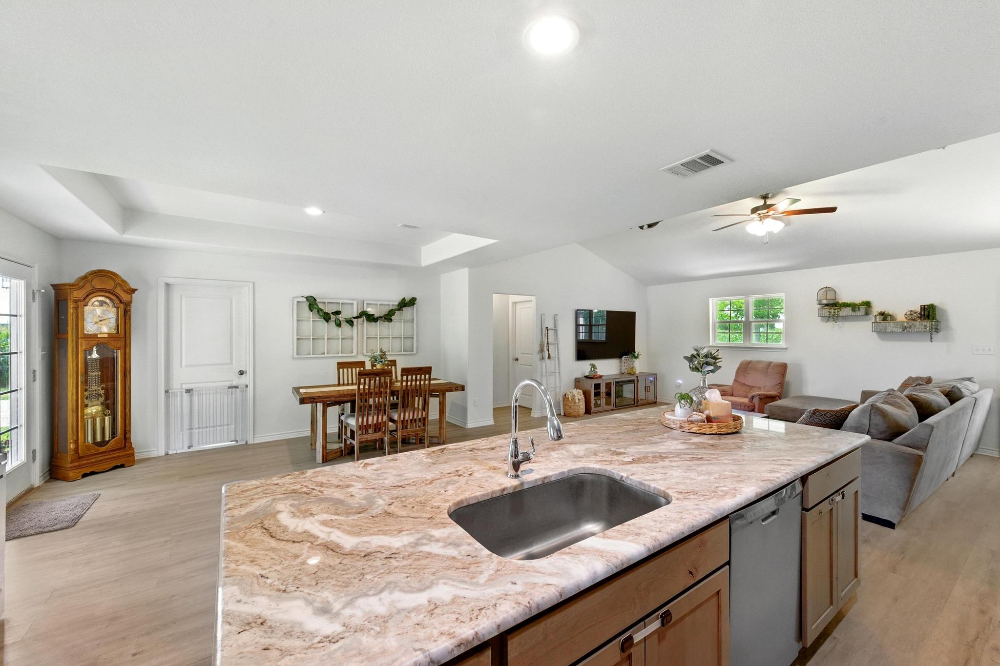 780 County Road 389, Granger, TX 76530