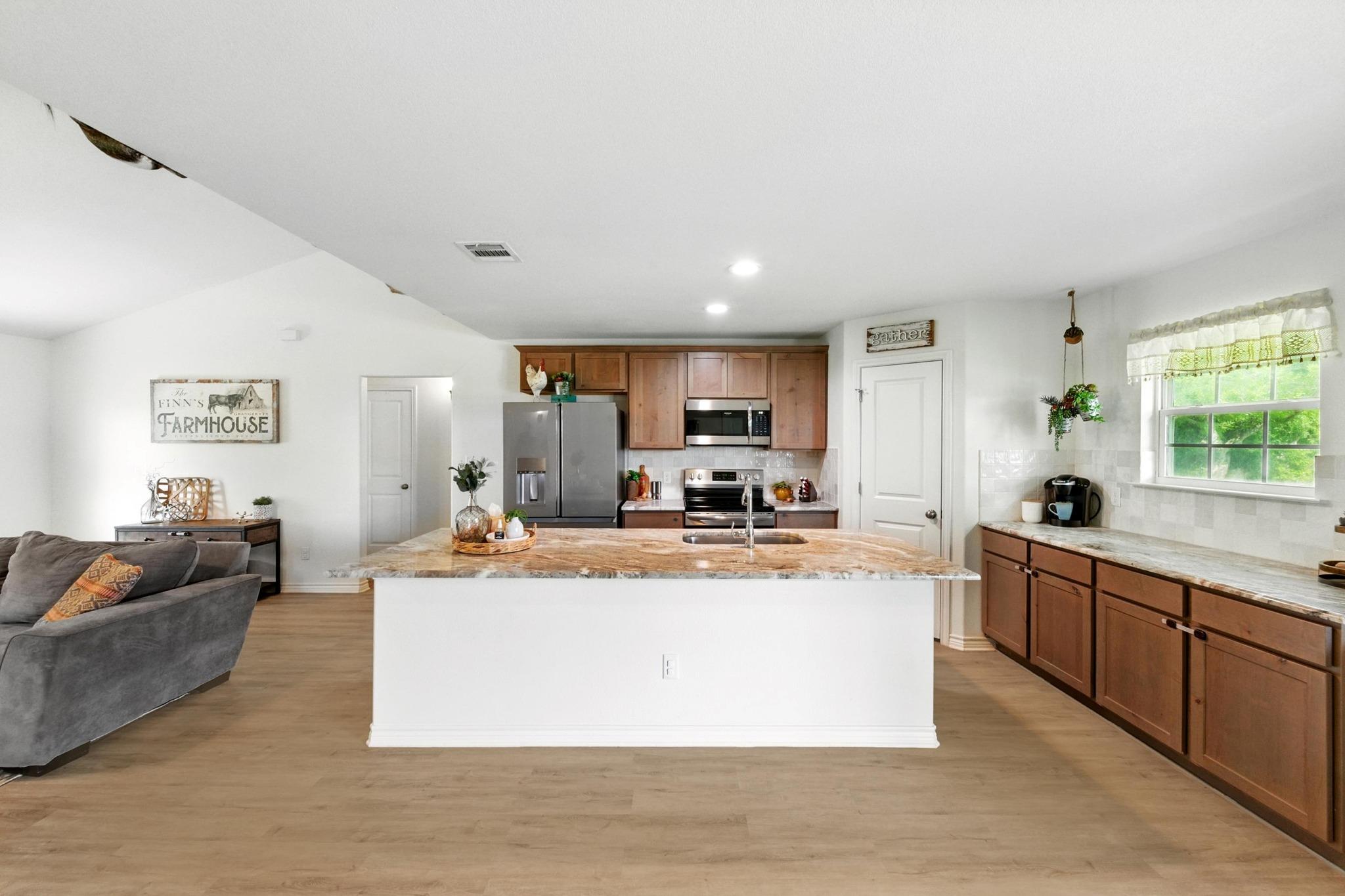 780 County Road 389, Granger, TX 76530