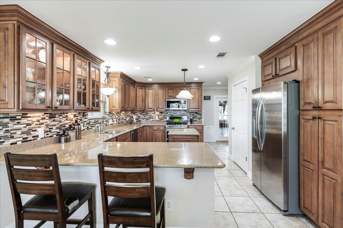 308 Morningside Cir, Hutto, TX 78634