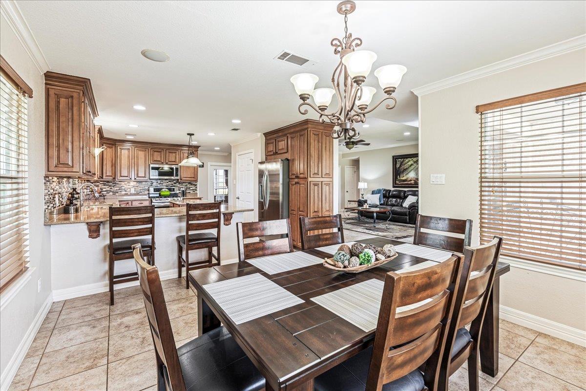 308 Morningside Cir, Hutto, TX 78634