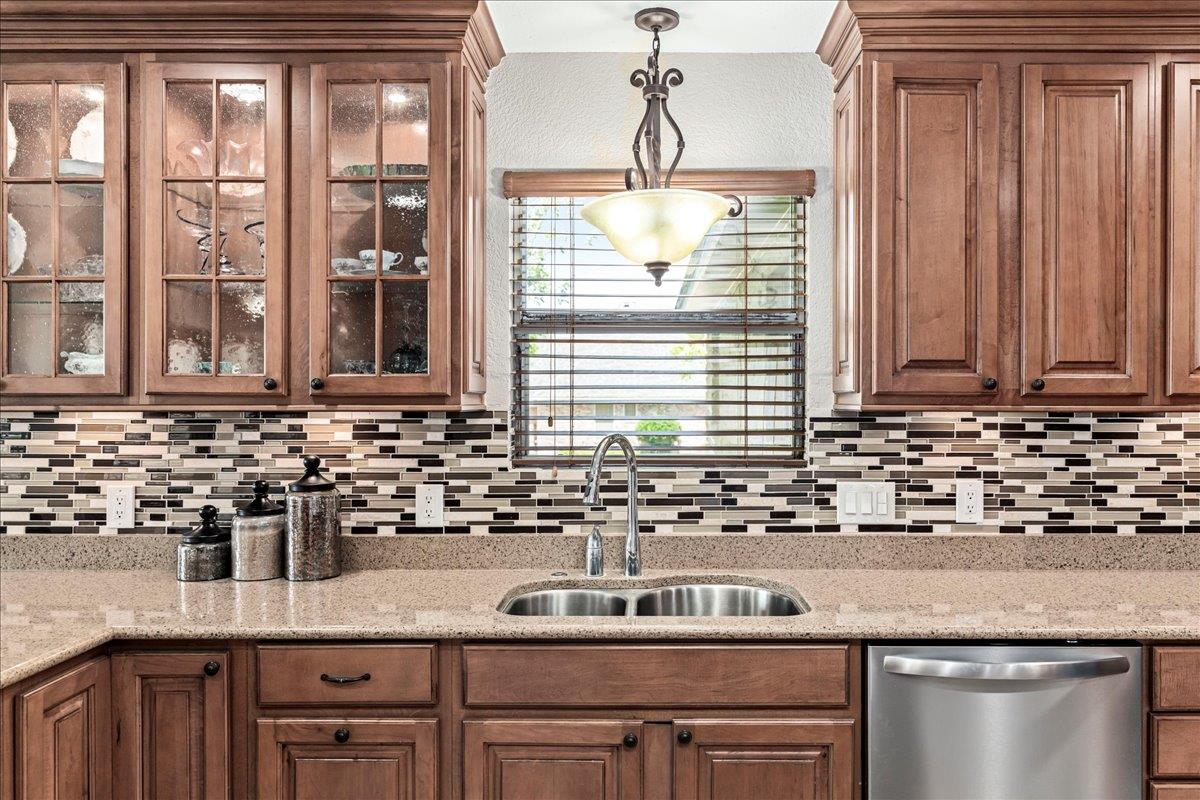 308 Morningside Cir, Hutto, TX 78634