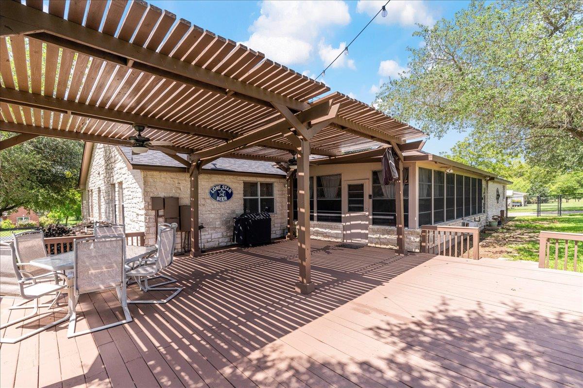 308 Morningside Cir, Hutto, TX 78634