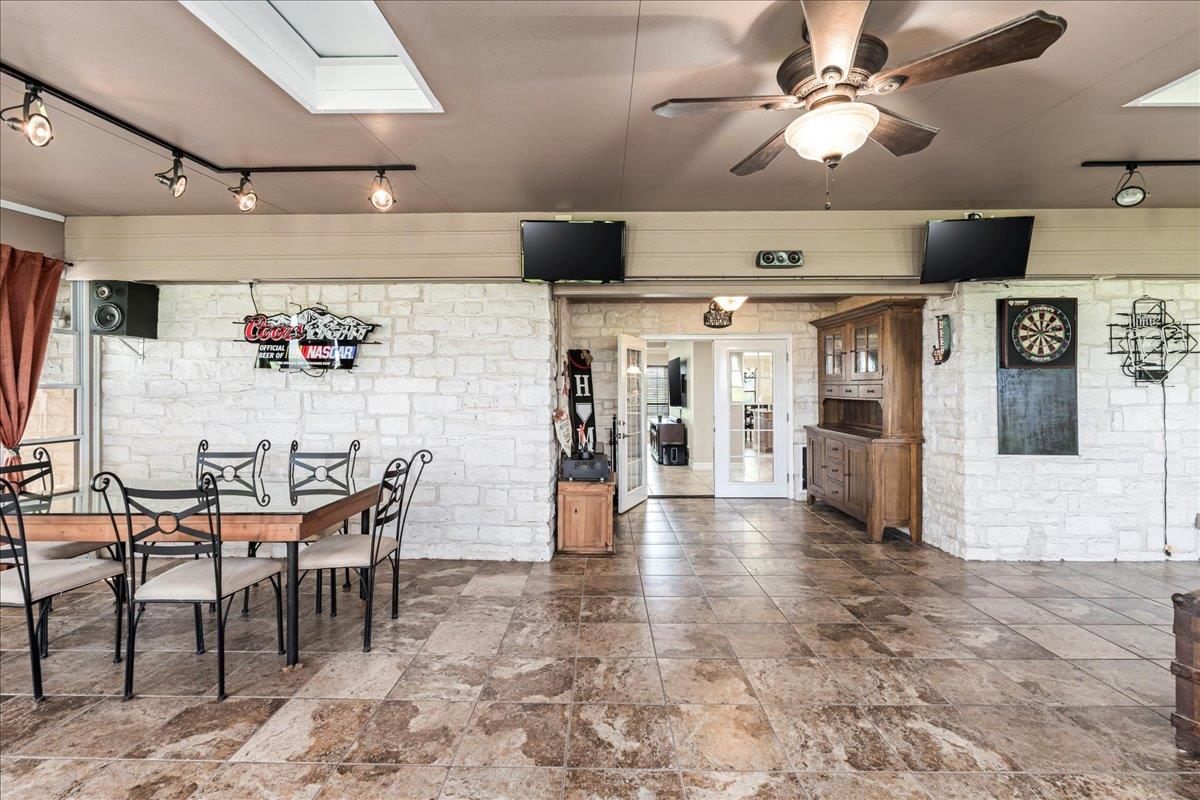 308 Morningside Cir, Hutto, TX 78634