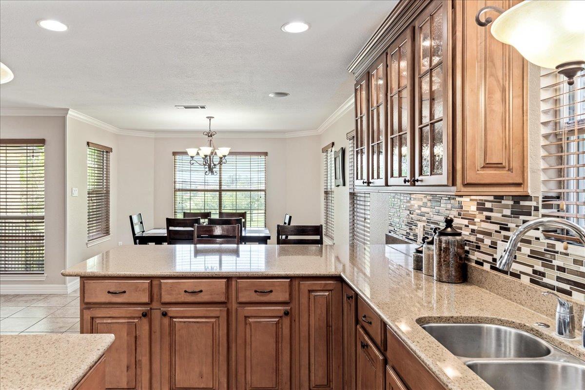308 Morningside Cir, Hutto, TX 78634