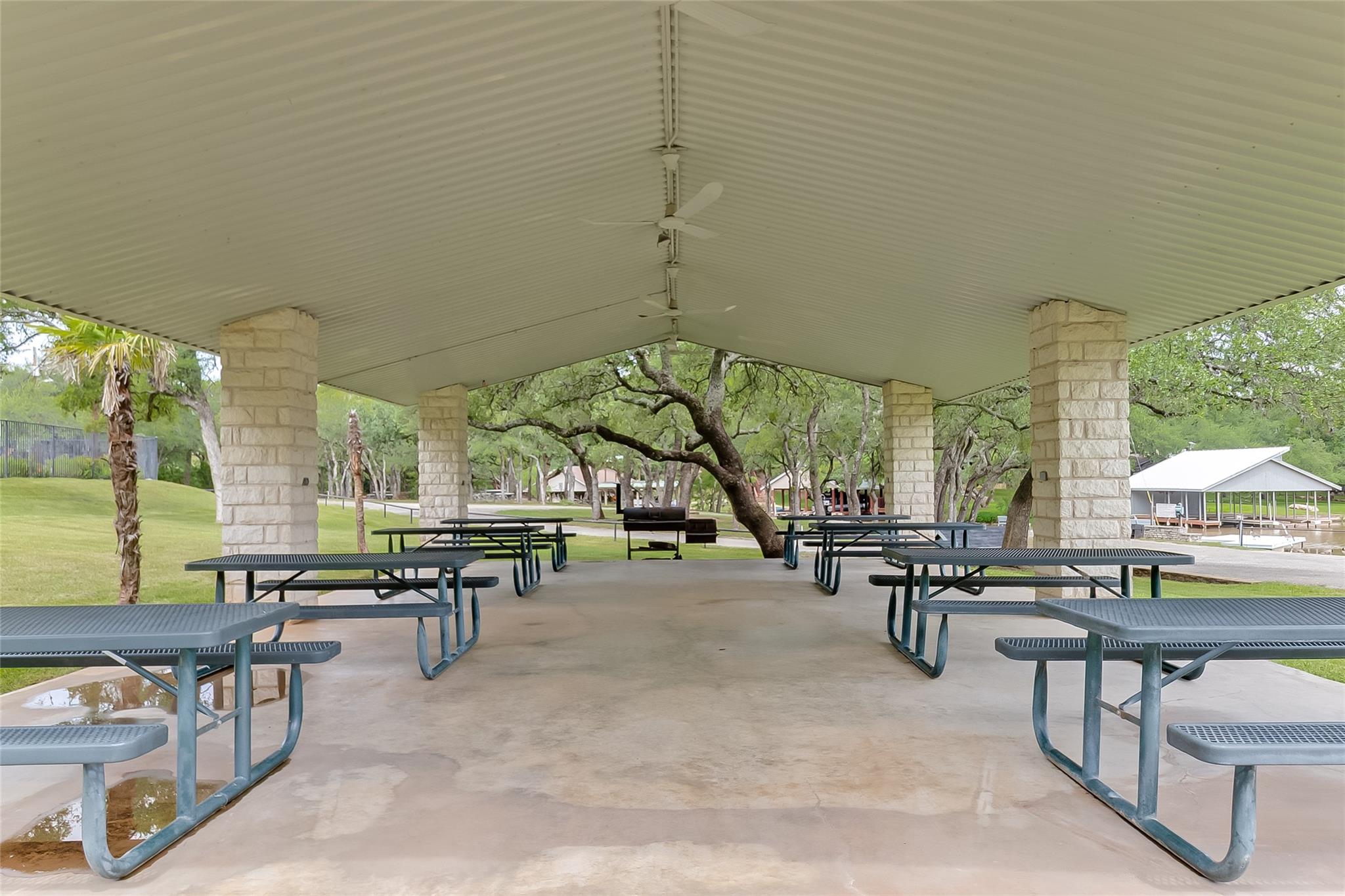 713 Lagoon Loop, Horseshoe Bay, TX 78657