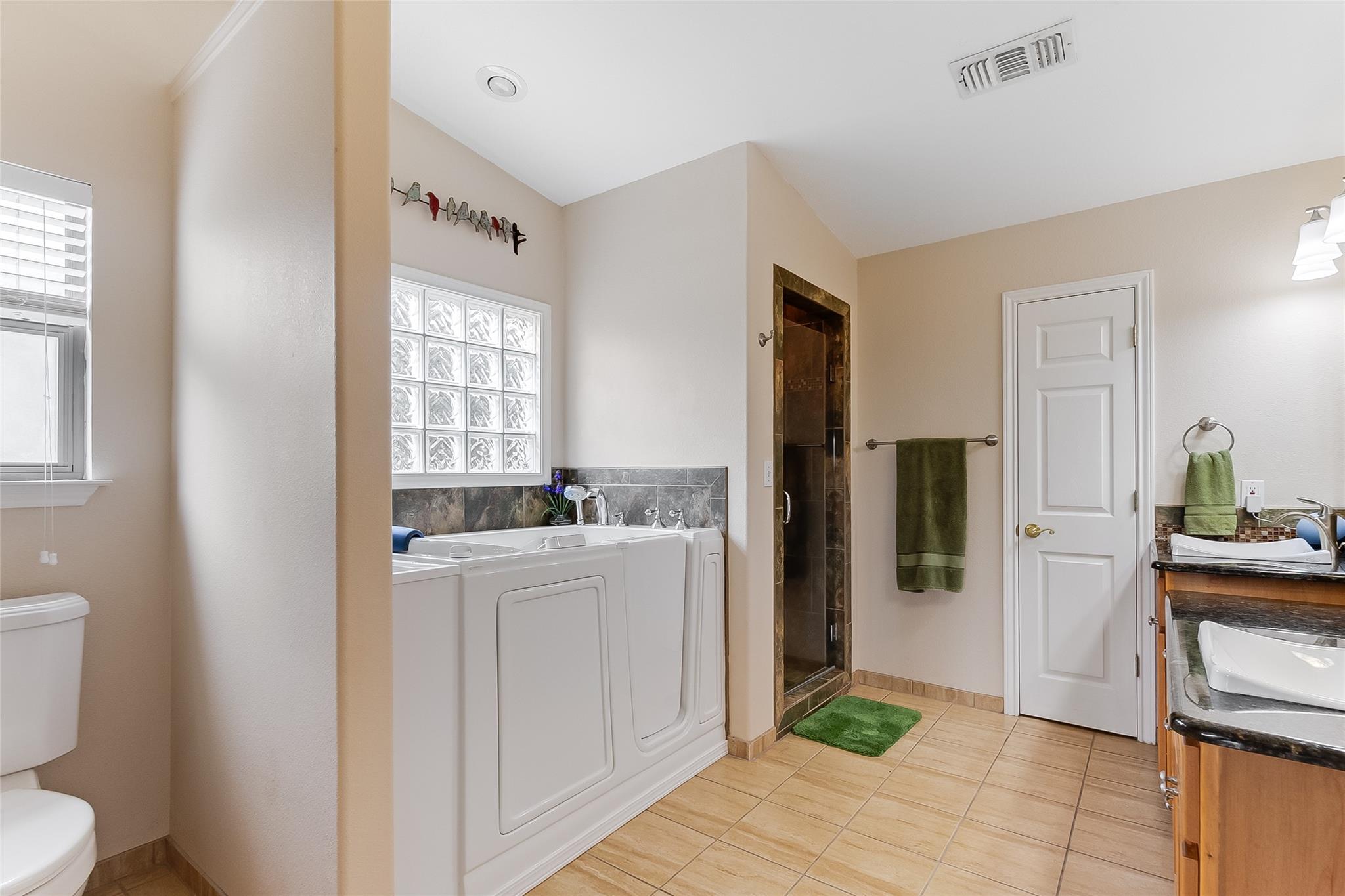 713 Lagoon Loop, Horseshoe Bay, TX 78657