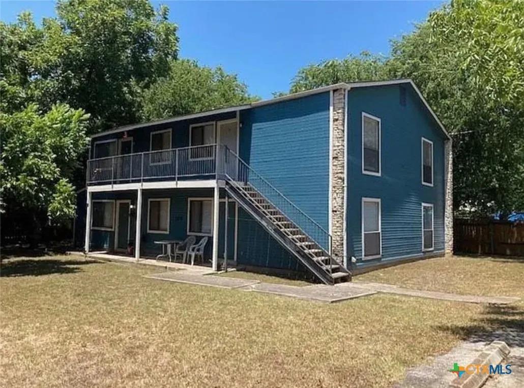 109 Smith Ln, San Marcos, TX 78666