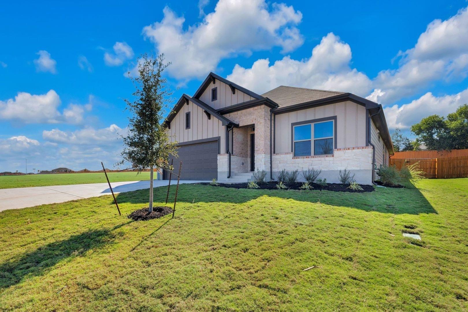 311 Sepulveda St, Hutto, TX 78634