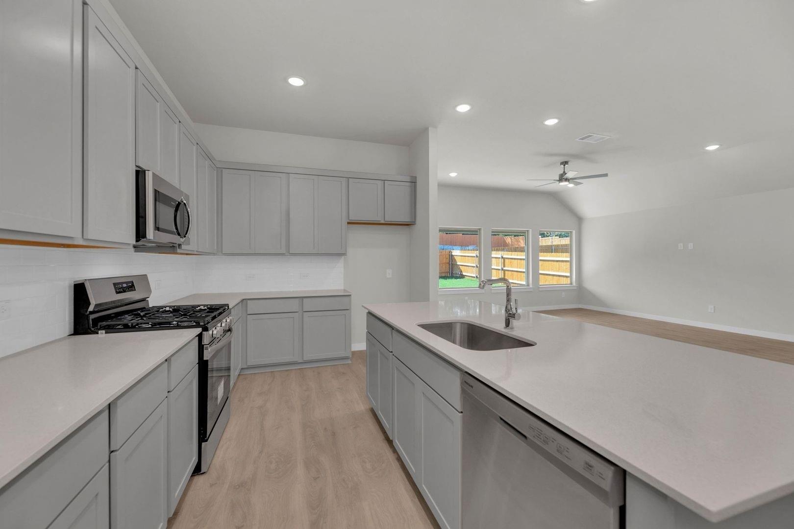 311 Sepulveda St, Hutto, TX 78634