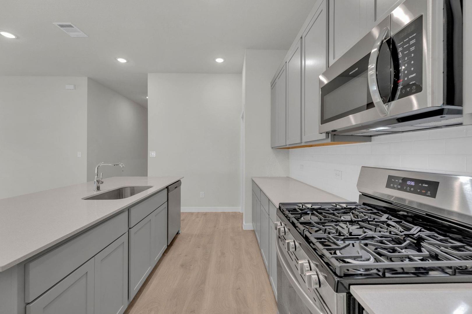 311 Sepulveda St, Hutto, TX 78634