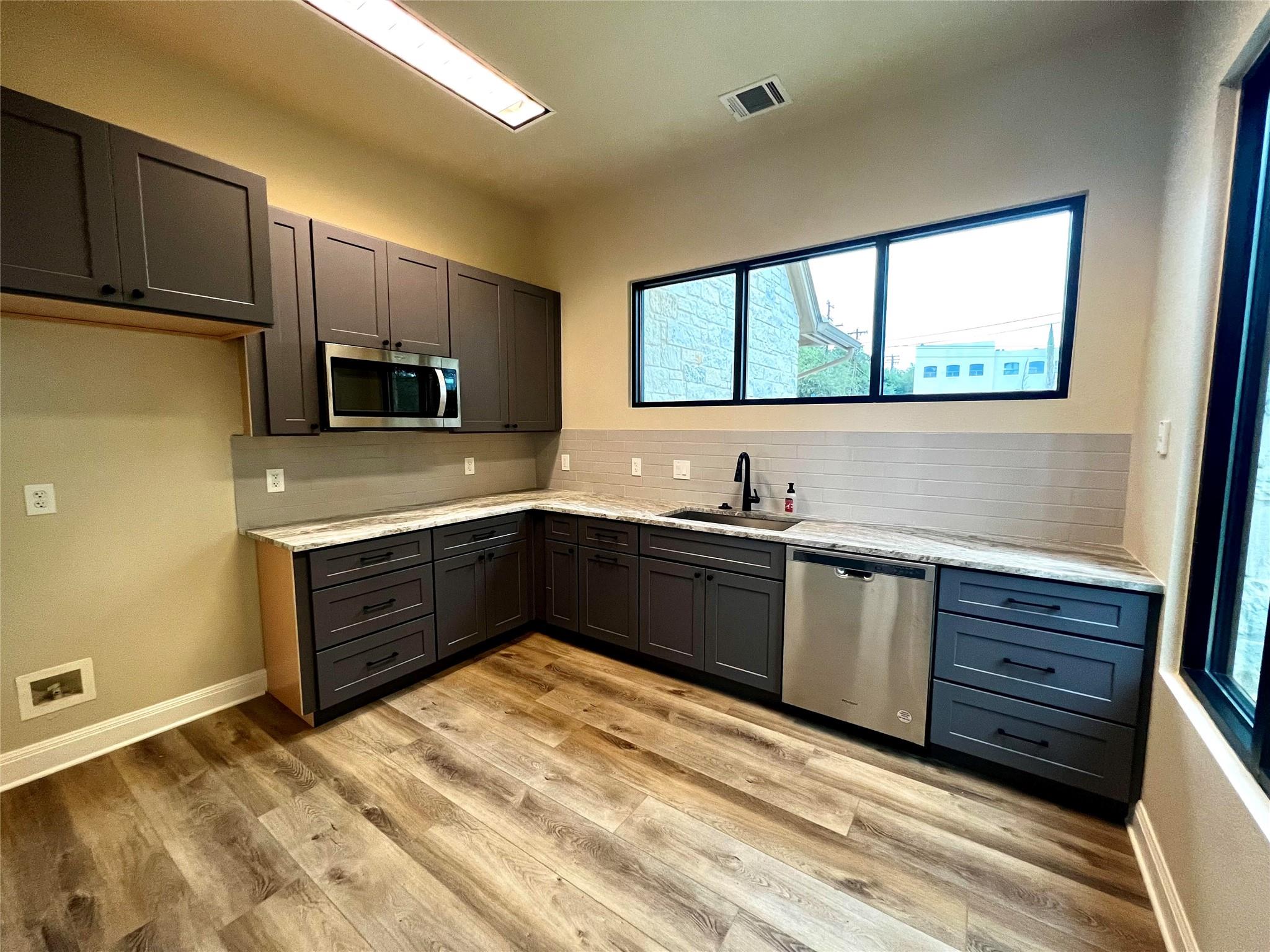 6400 Lohman Ford Rd # 2D, Lago Vista, TX 78645