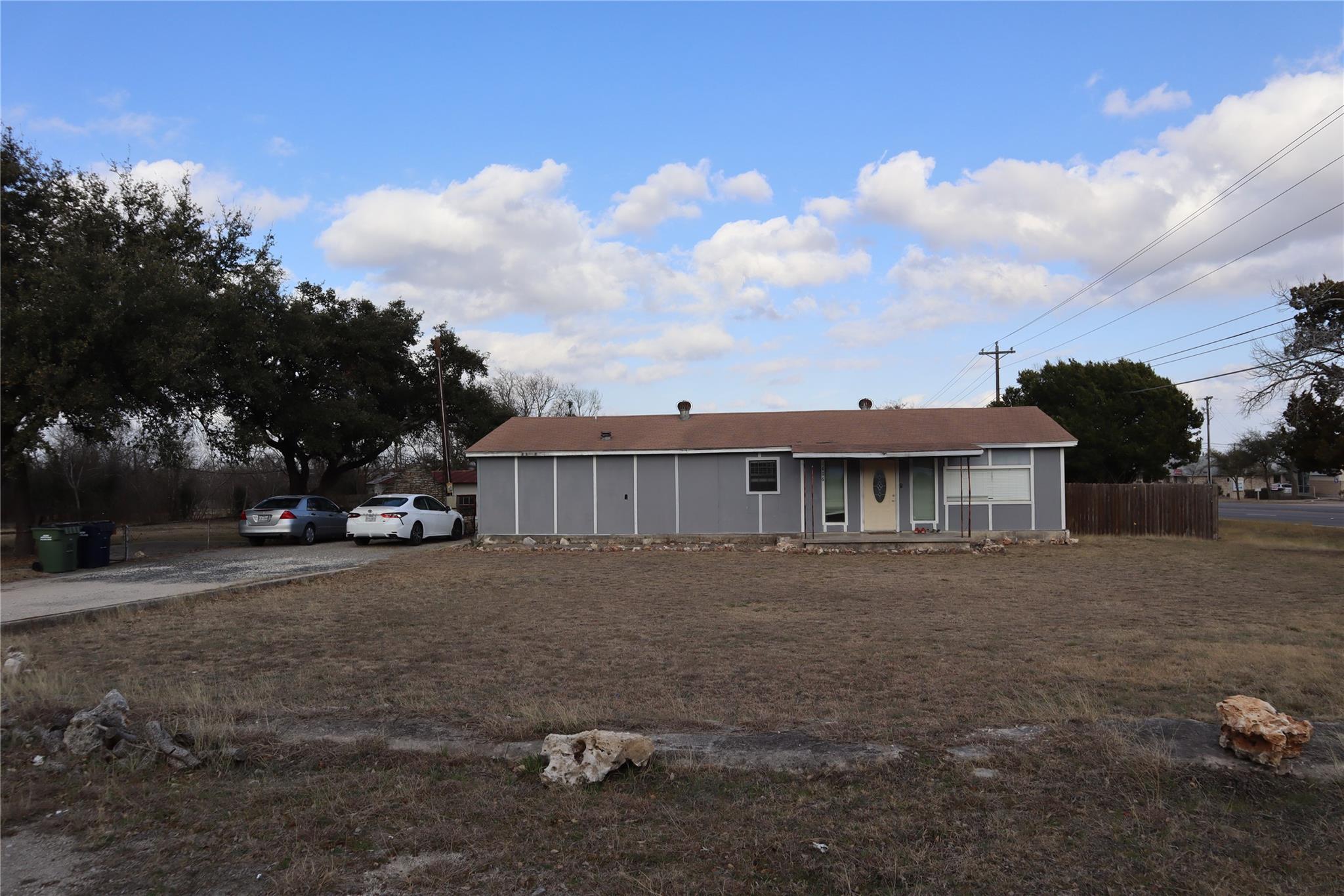 1606 High Chaparral Dr, Leander, TX 78641