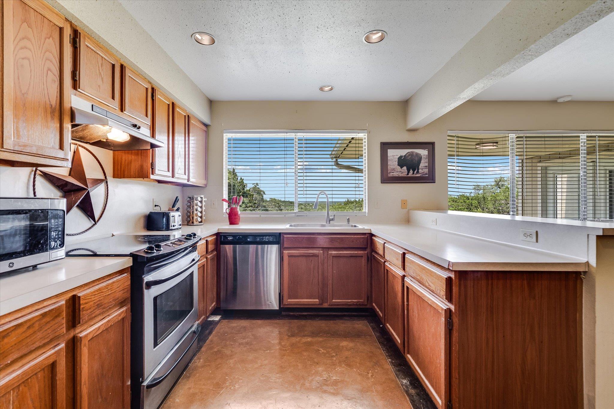 101 & 102 Maheo Way, Dripping Springs, TX 78620