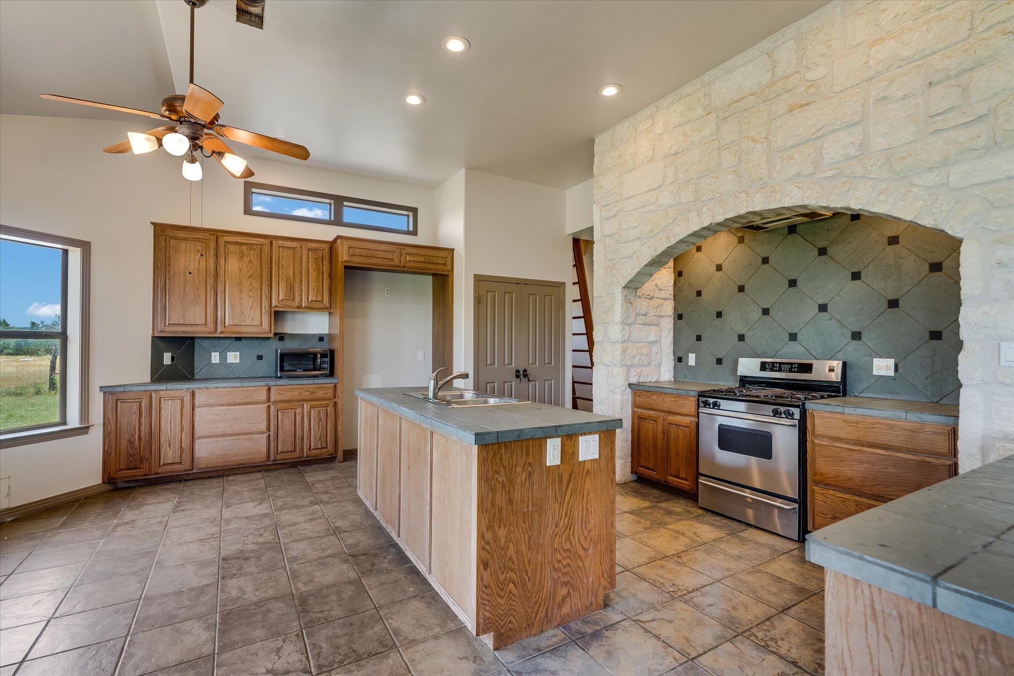 101 & 102 Maheo Way, Dripping Springs, TX 78620