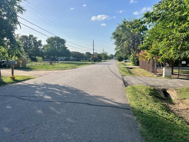 908 Glass Dr, Leander, TX 78641