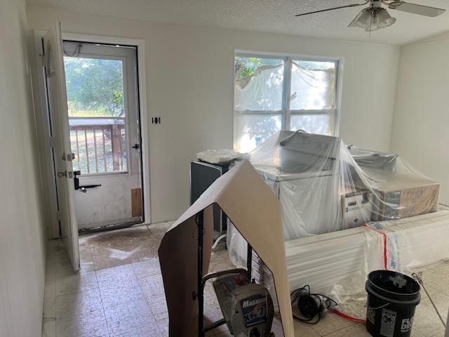 908 Glass Dr, Leander, TX 78641
