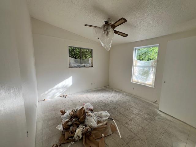 908 Glass Dr, Leander, TX 78641