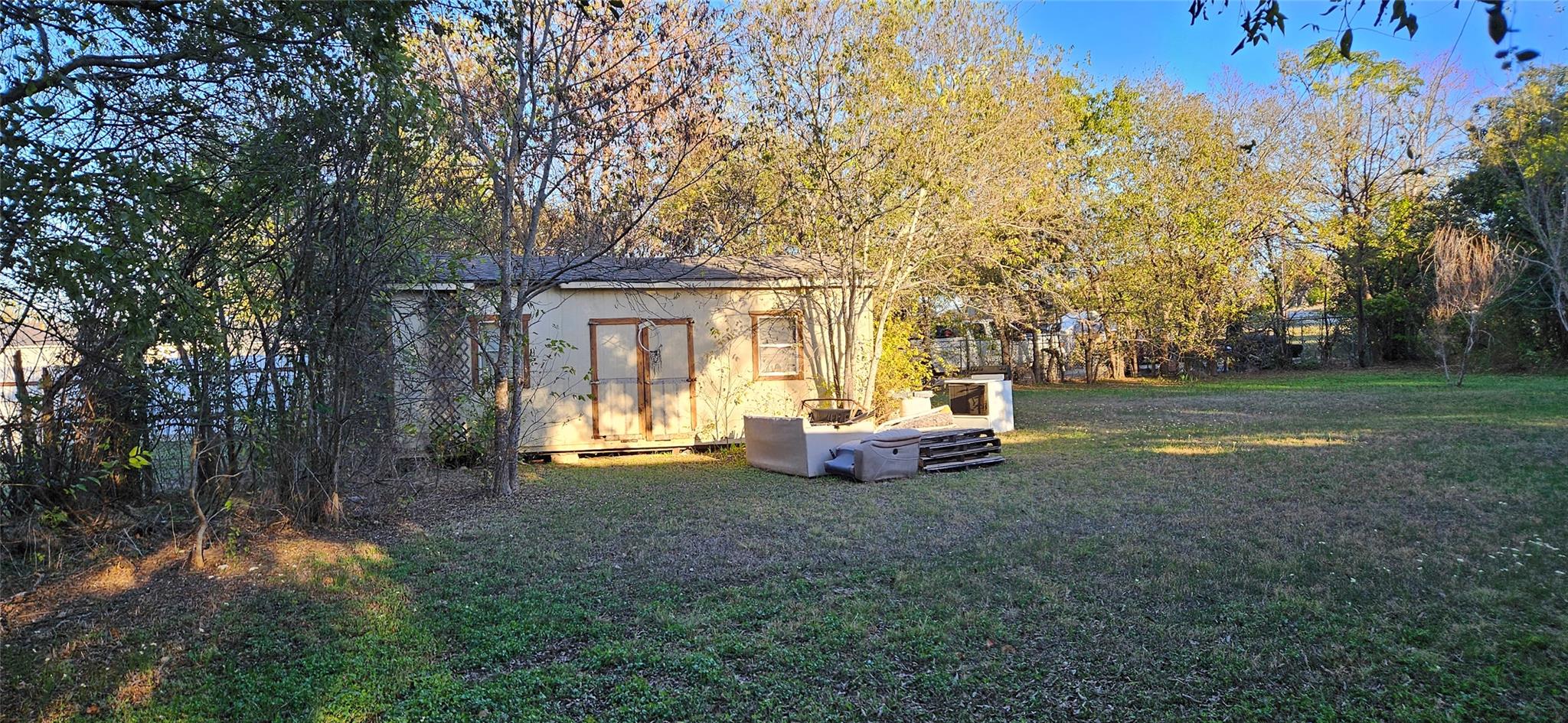 908 Glass Dr, Leander, TX 78641