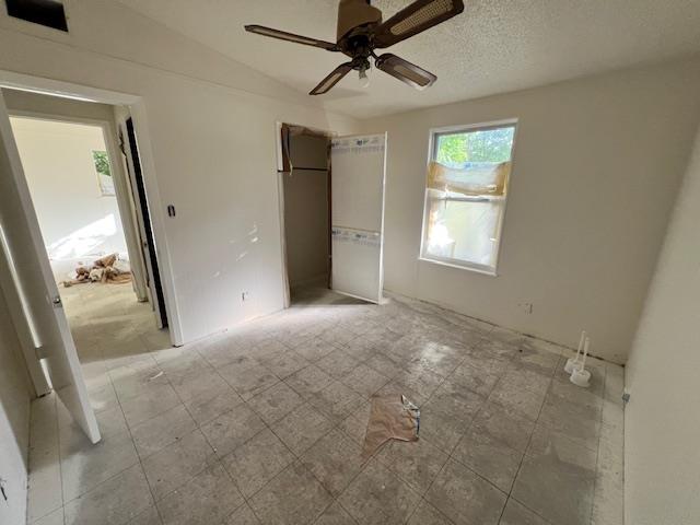 908 Glass Dr, Leander, TX 78641