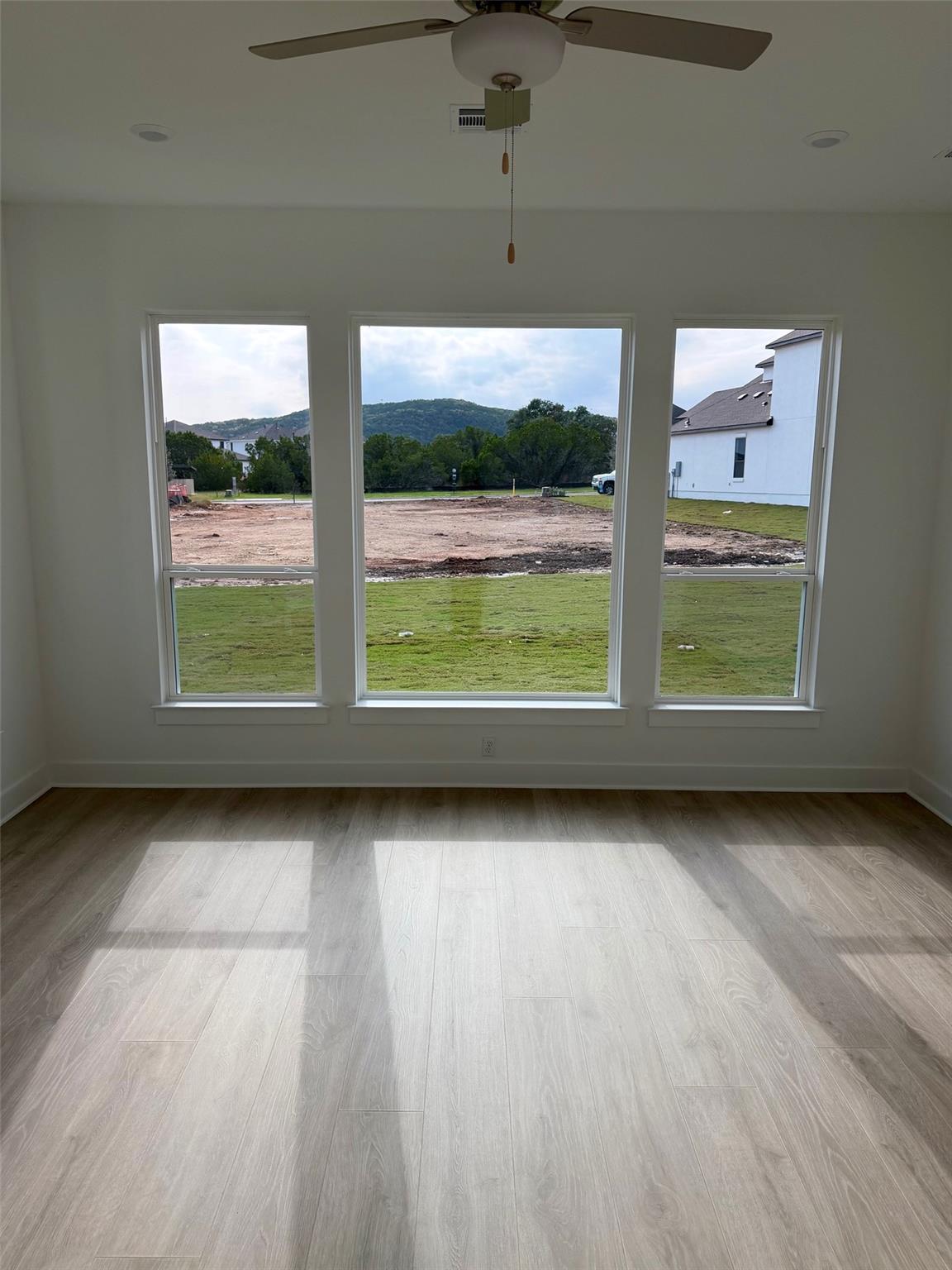 2429 Sondrio Bend Ln, Leander, TX 78641