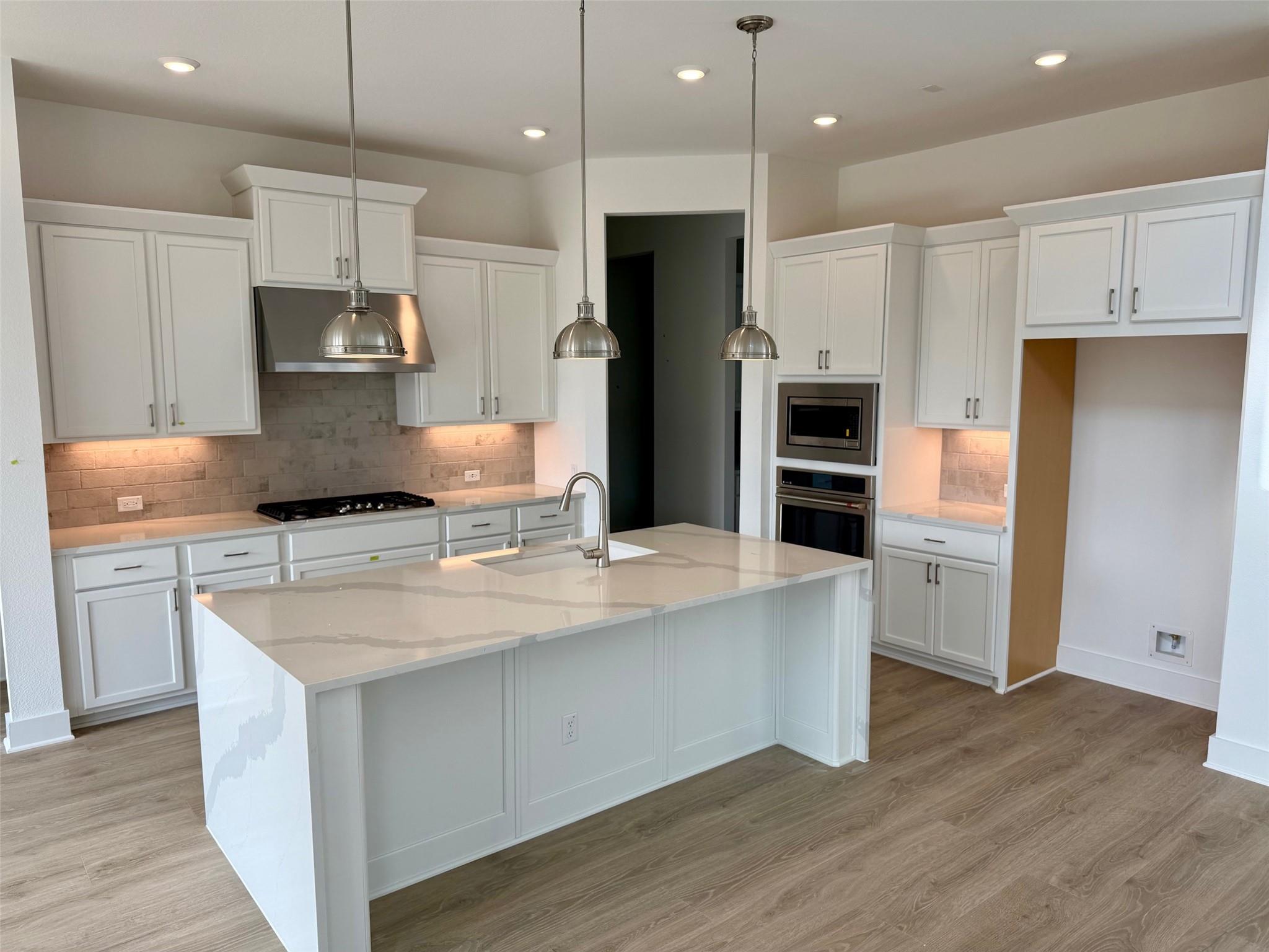 2429 Sondrio Bend Ln, Leander, TX 78641