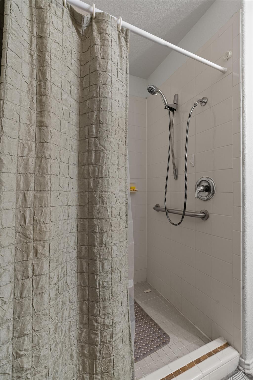 5700 Welsh Way, Del Valle, TX 78617