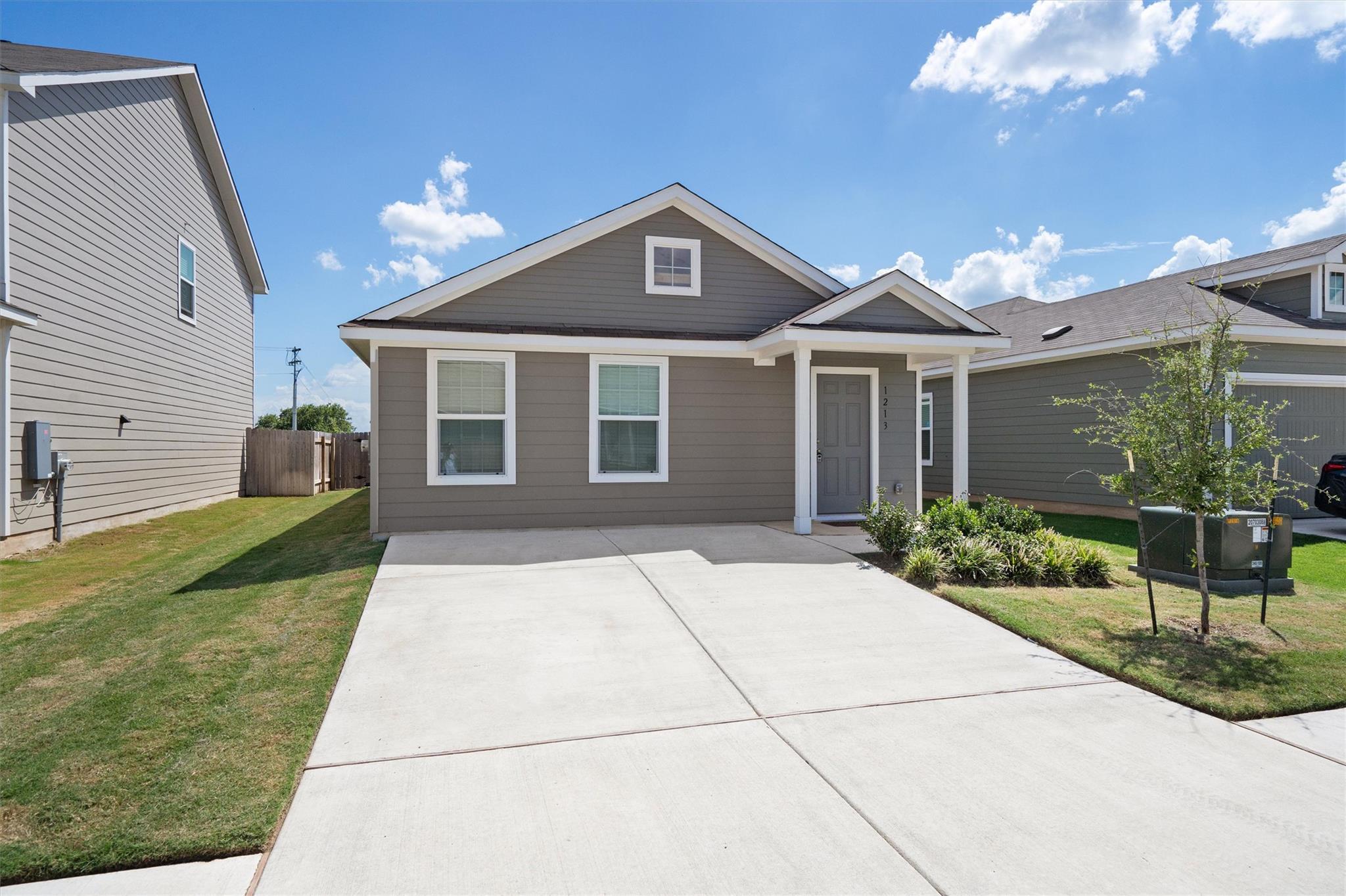 1213 Catfish Ln, Bastrop, TX 78602