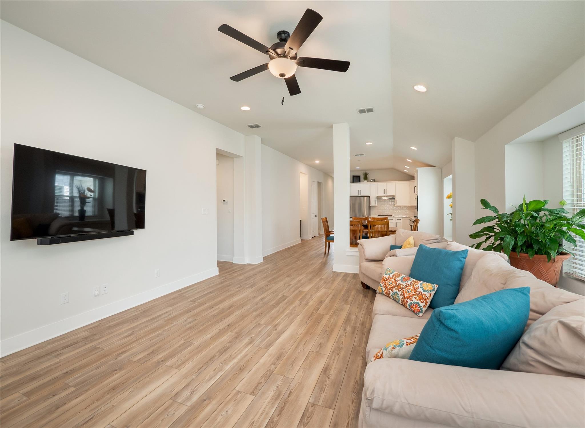 122 Biscayne Bay Bnd, Kyle, TX 78640