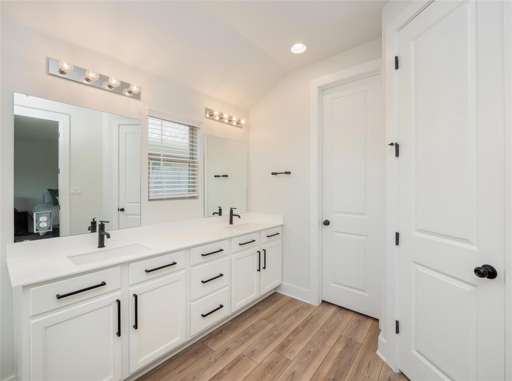 122 Biscayne Bay Bnd, Kyle, TX 78640