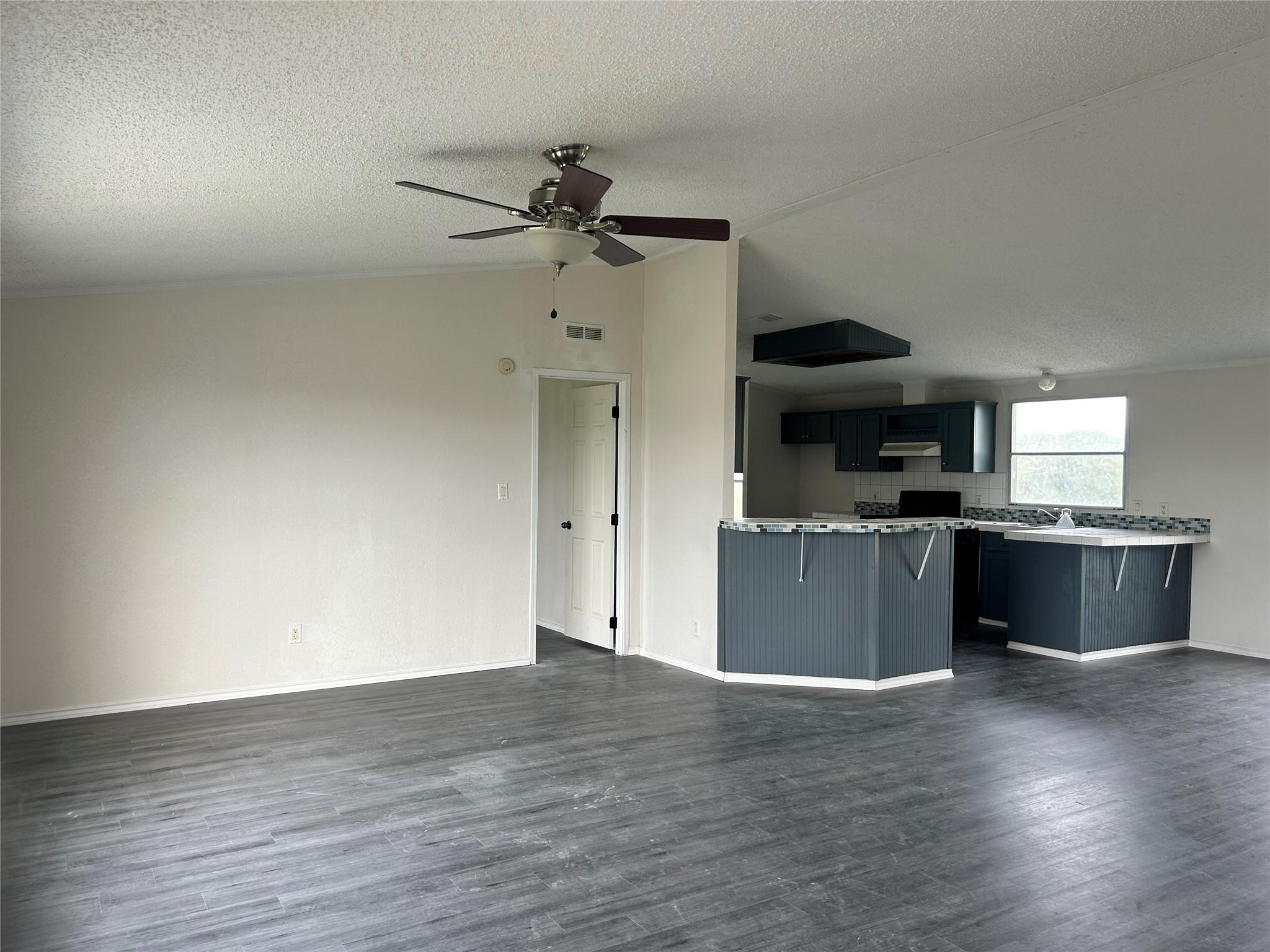 109 Appaloosa Dr, Kyle, TX 78640