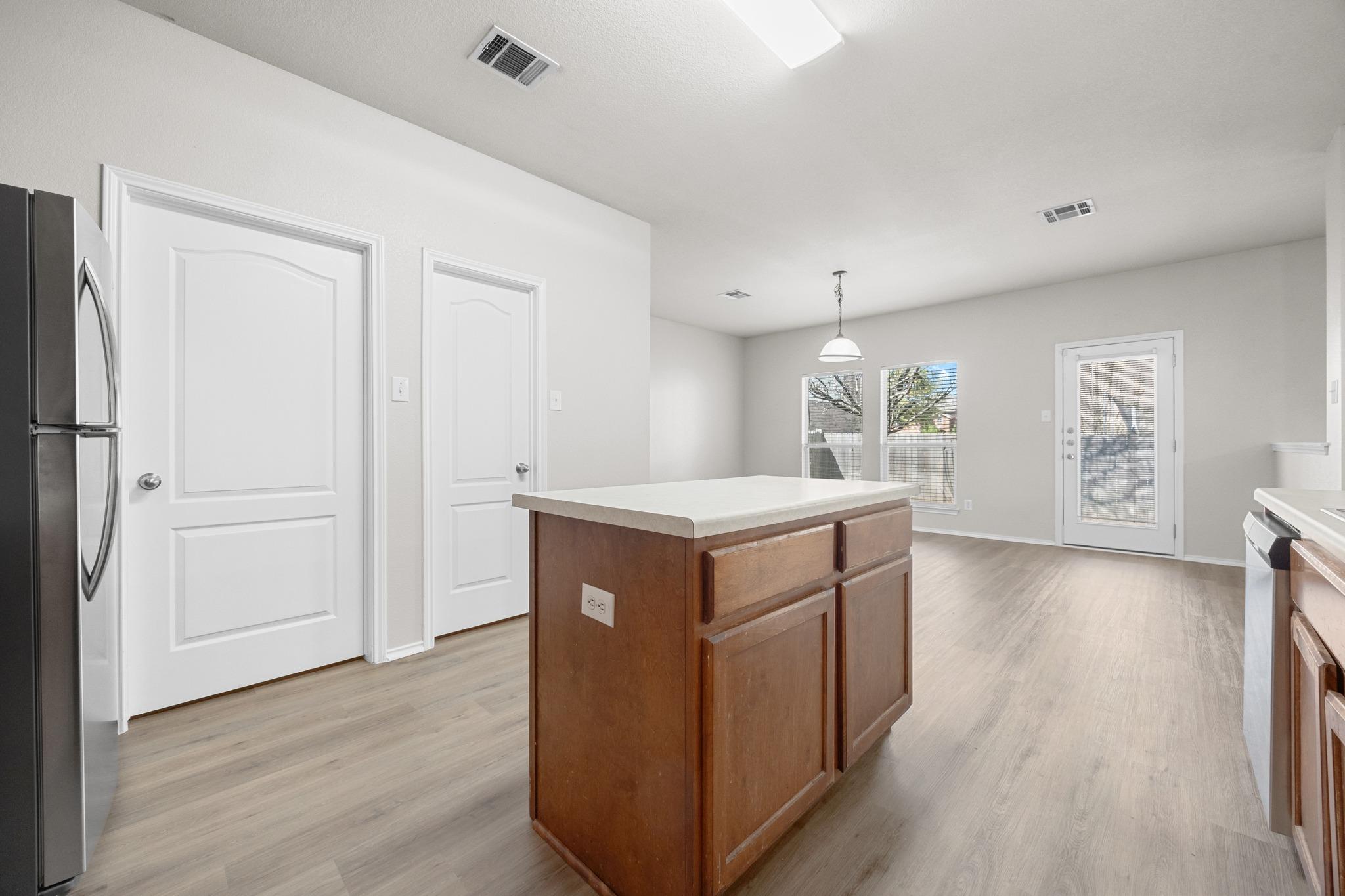 2049 Rachel Ln, Round Rock, TX 78664