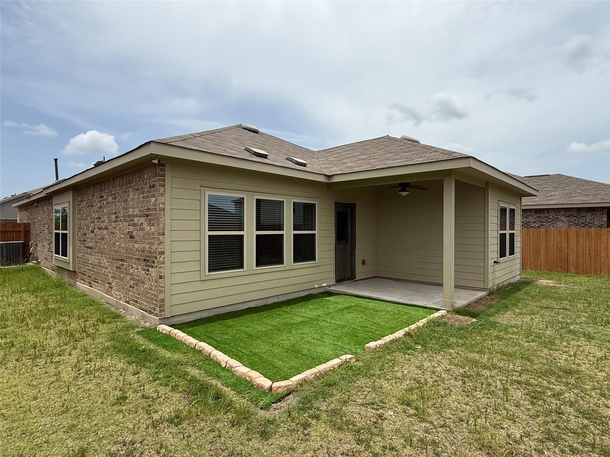 369 Shale Cir, Buda, TX 78610