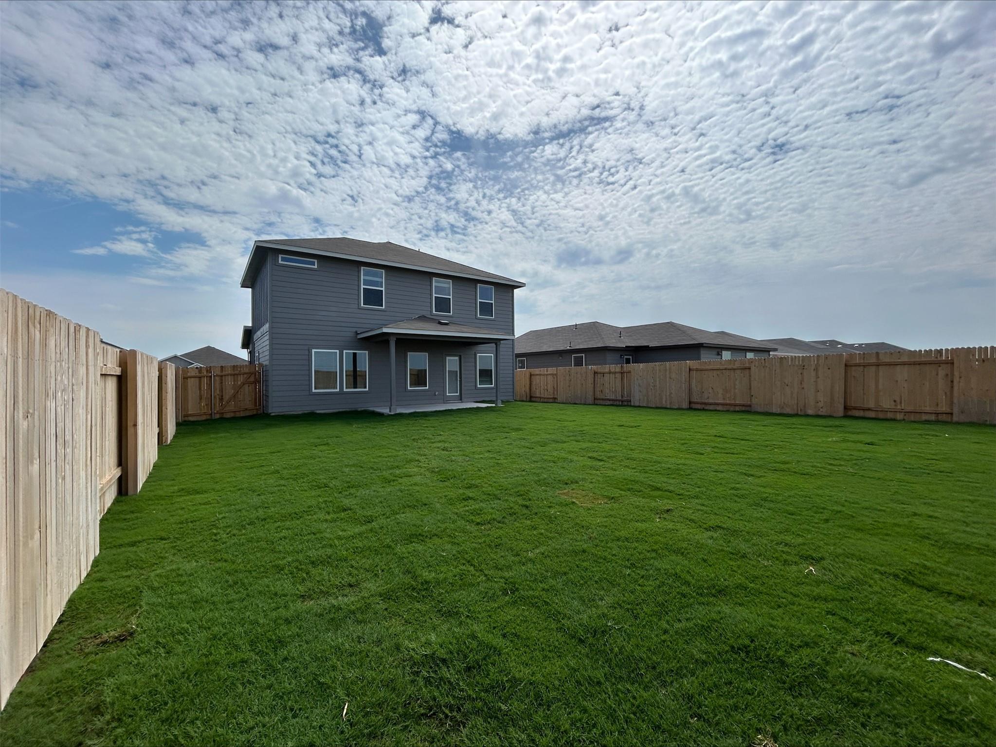 129 Honey Bee Rd, Jarrell, TX 76537