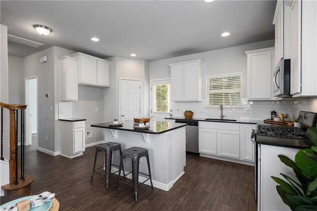 444 Red Matador Ln, Leander, TX 78641