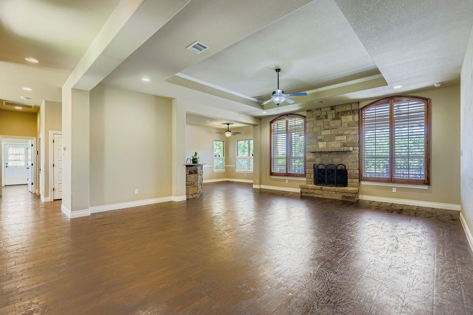 106 Stable Oaks, Liberty Hill, TX 78642