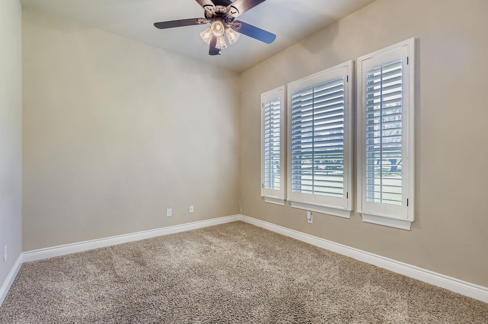 106 Stable Oaks, Liberty Hill, TX 78642