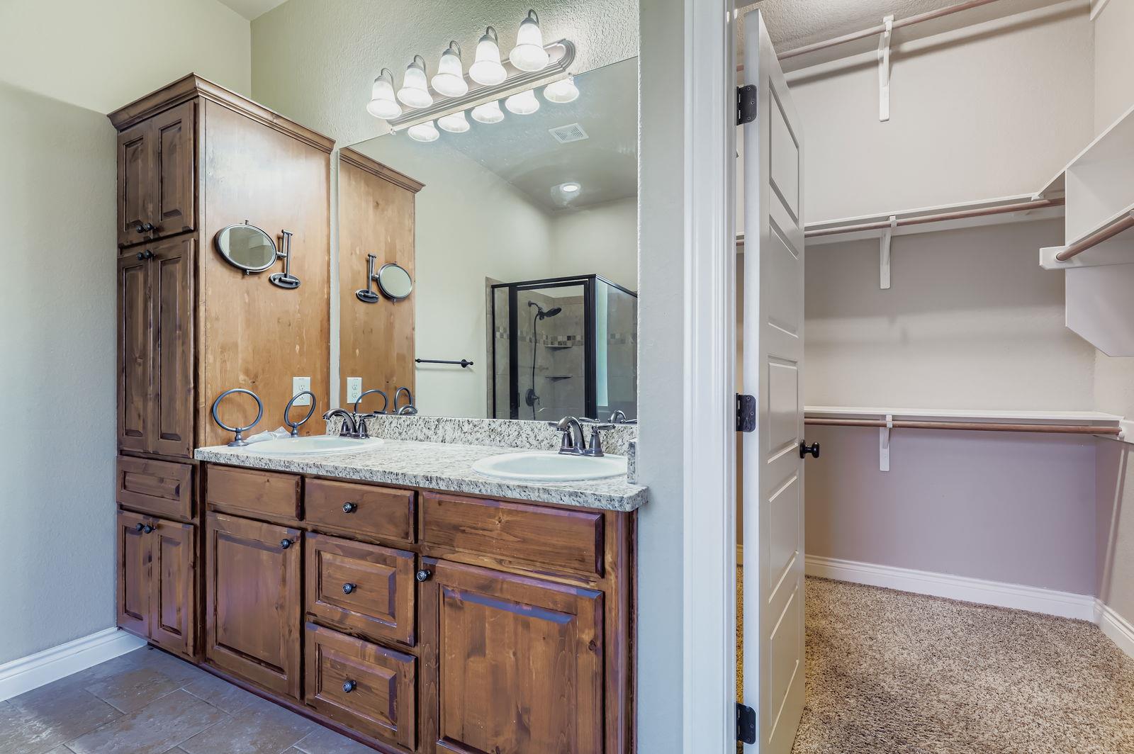 106 Stable Oaks, Liberty Hill, TX 78642