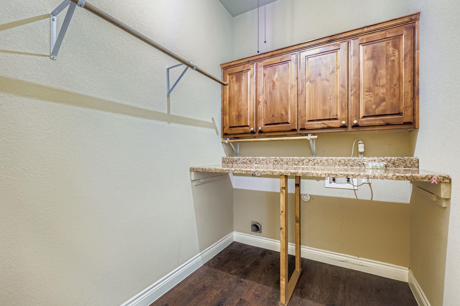 106 Stable Oaks, Liberty Hill, TX 78642