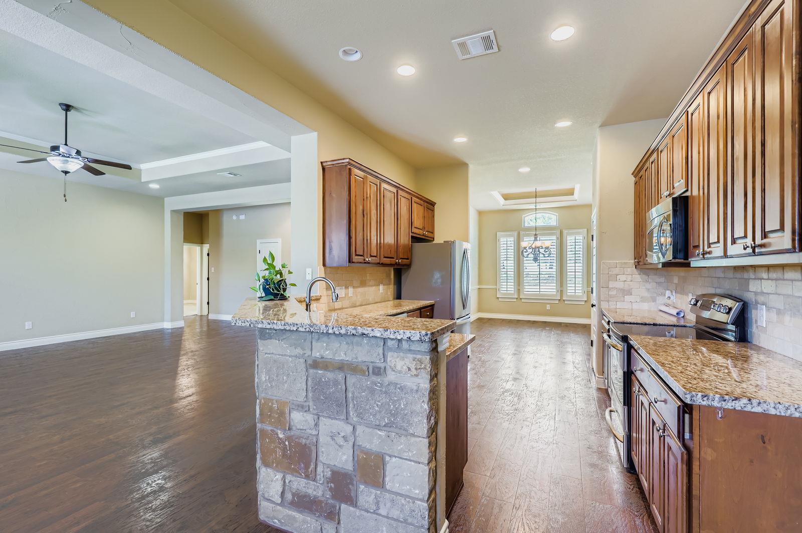 106 Stable Oaks, Liberty Hill, TX 78642