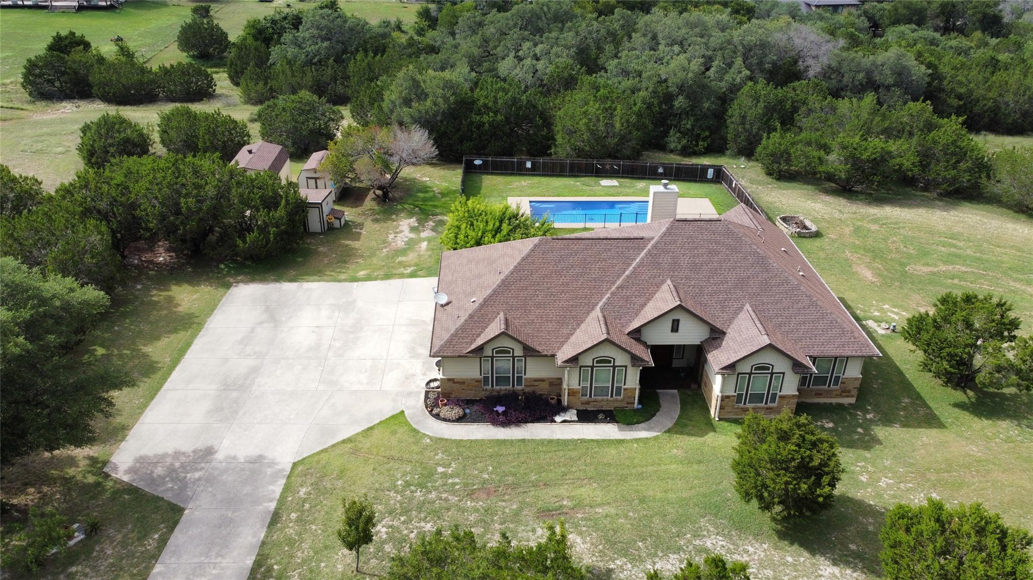 106 Stable Oaks, Liberty Hill, TX 78642