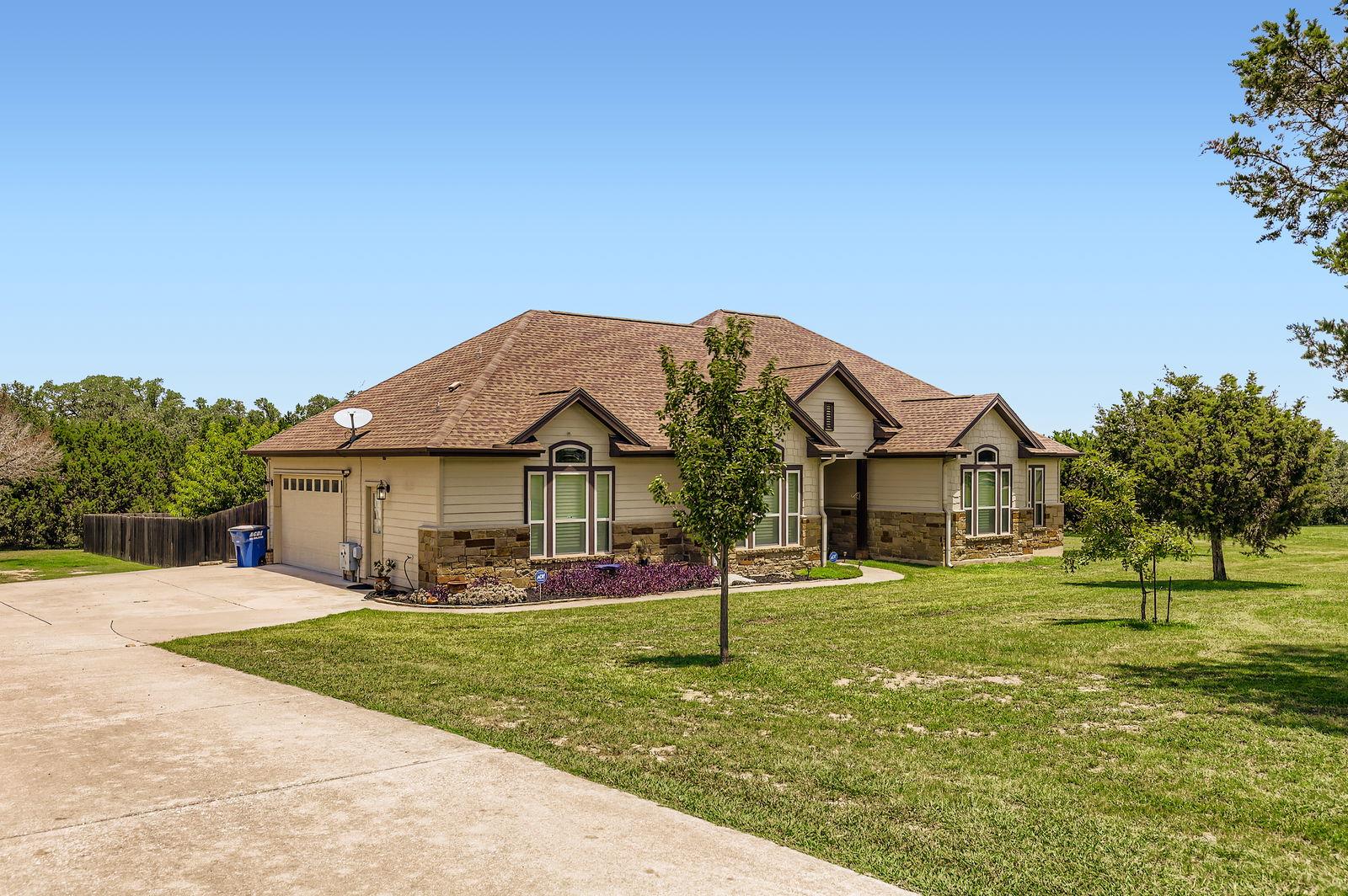 106 Stable Oaks, Liberty Hill, TX 78642