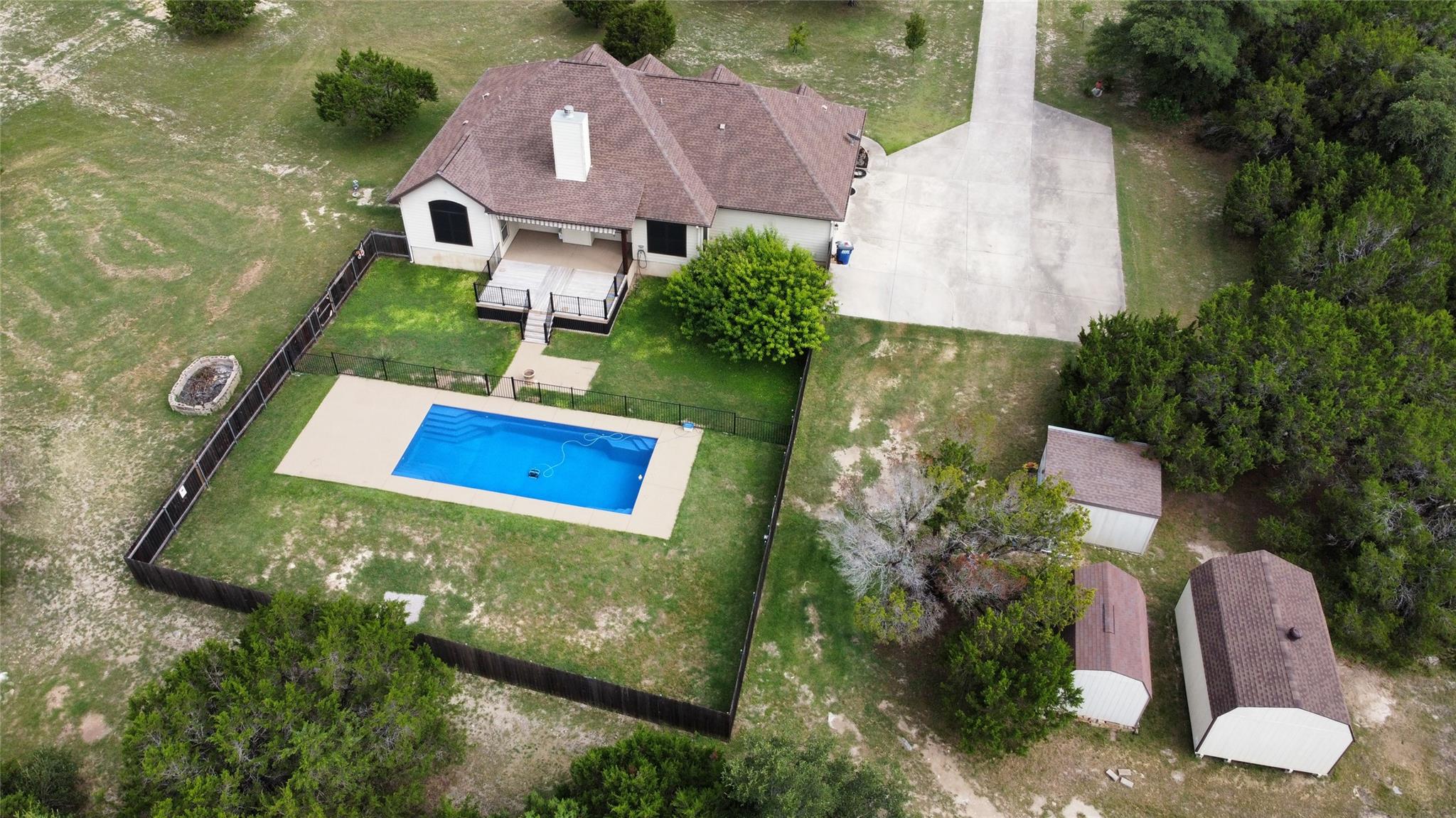 106 Stable Oaks, Liberty Hill, TX 78642