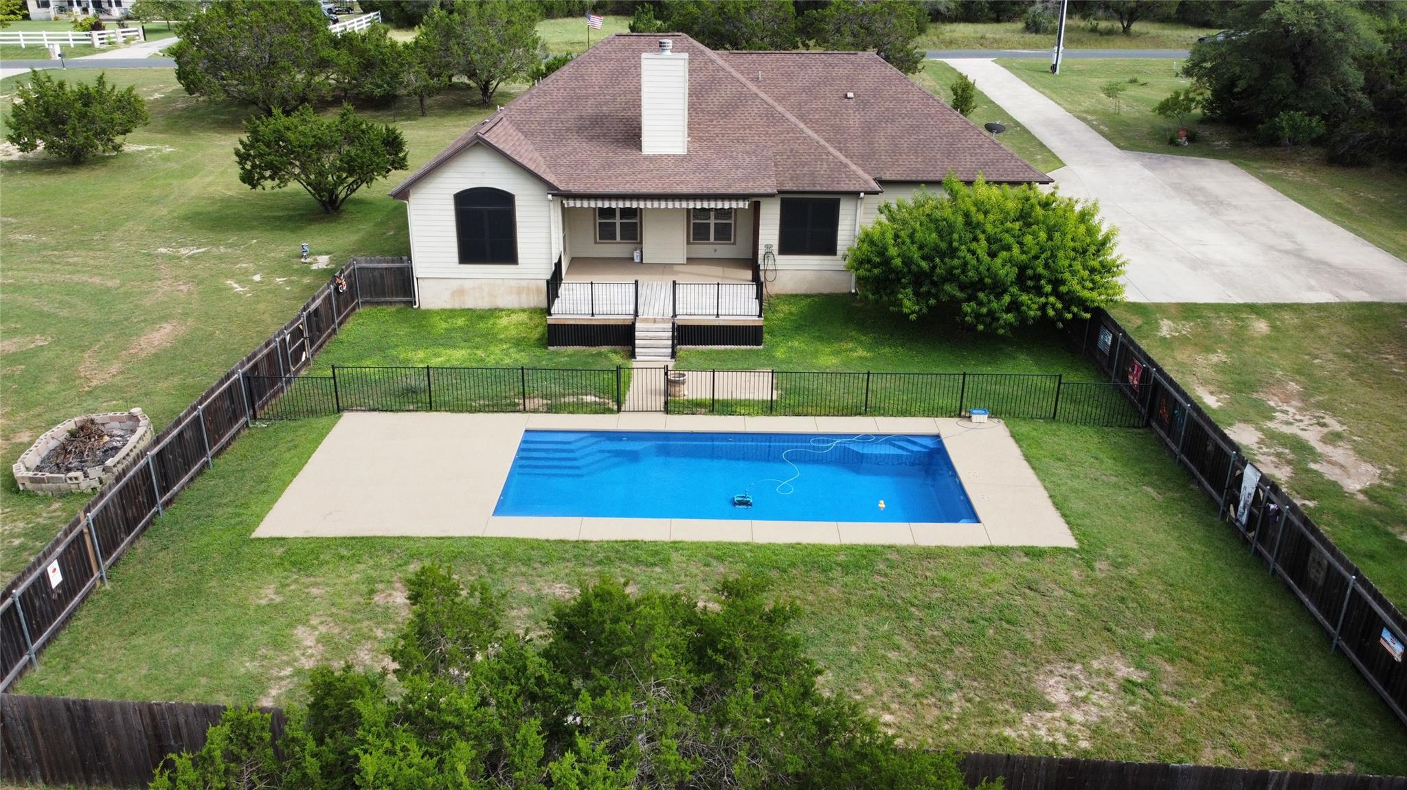 106 Stable Oaks, Liberty Hill, TX 78642