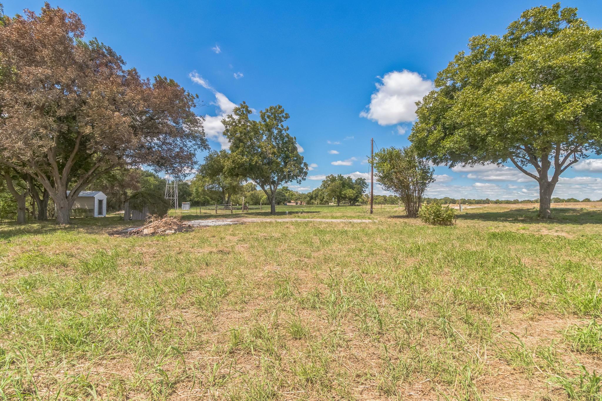 1900 County Road 330, Granger, TX 76530