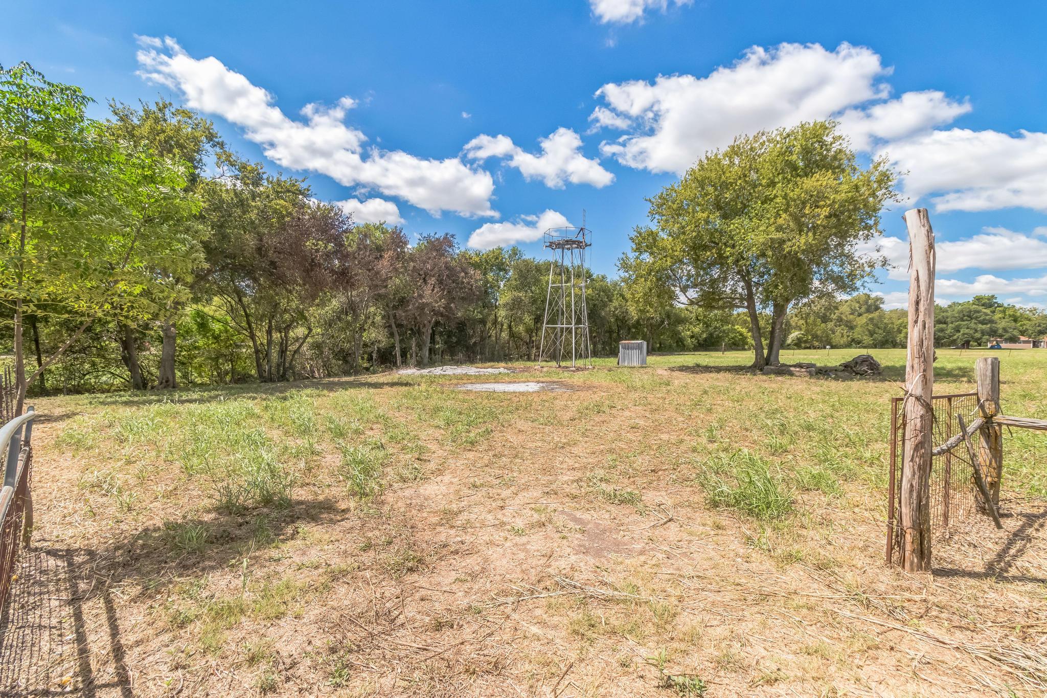 1900 County Road 330, Granger, TX 76530