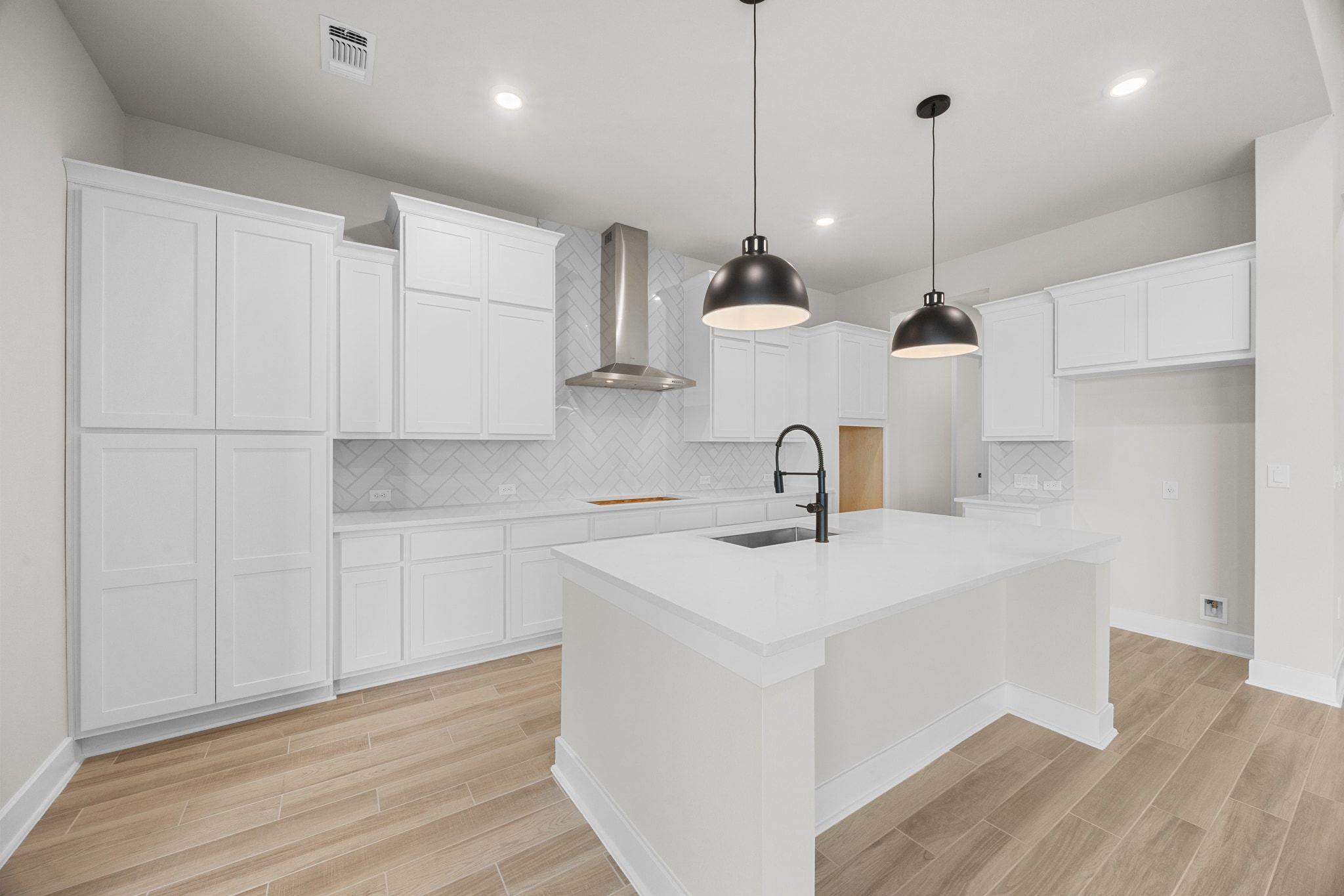 100 Montecilo Dr, Liberty Hill, TX 78642