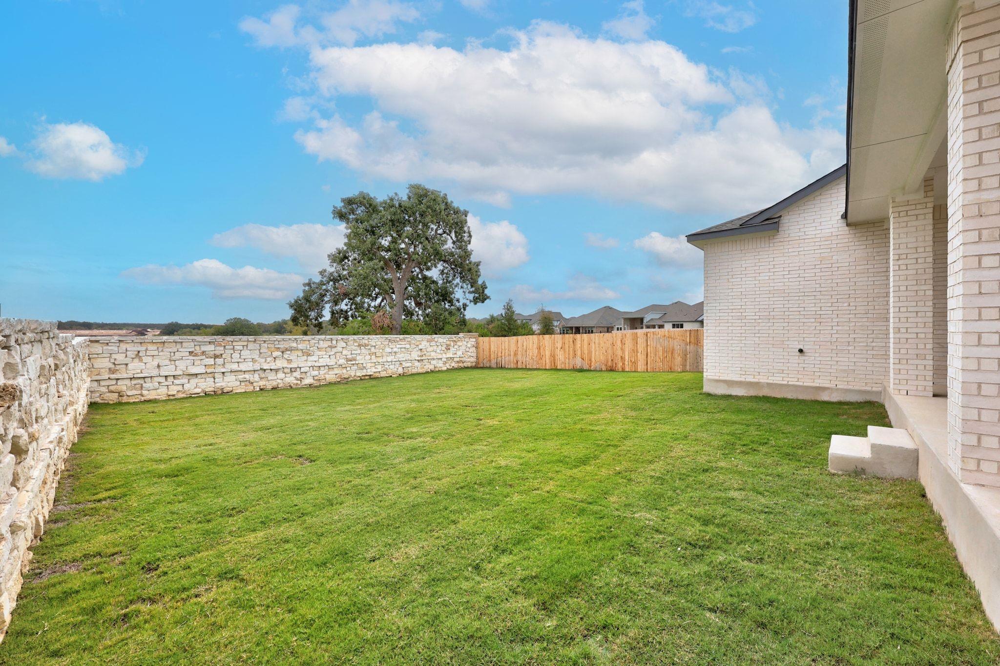 100 Montecilo Dr, Liberty Hill, TX 78642